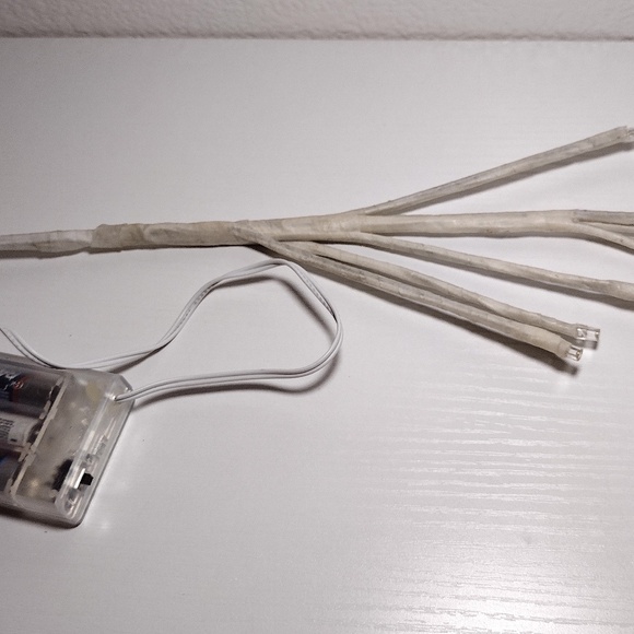 7 LED White Light Branch 15" Tall (3) AA Battery Powered for Flower Decor - Picture 5 of 8